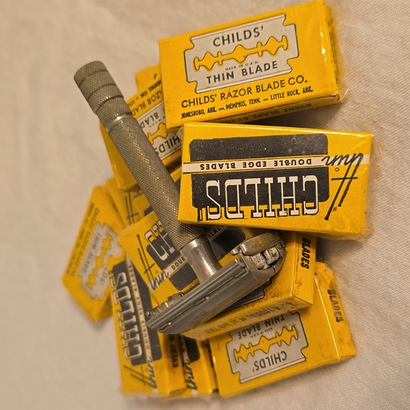 Vintage Razor and 13 Child's Blade packs - Picture 1 of 16